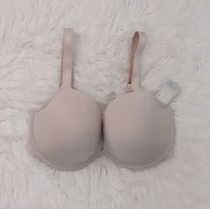 NWT Femi Smooth Cup Plunge Bra